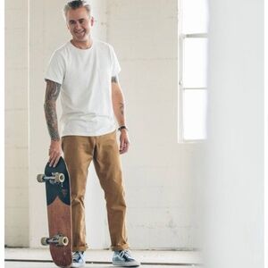 Taylor Stitch - The Democratic Chino in British Khaki